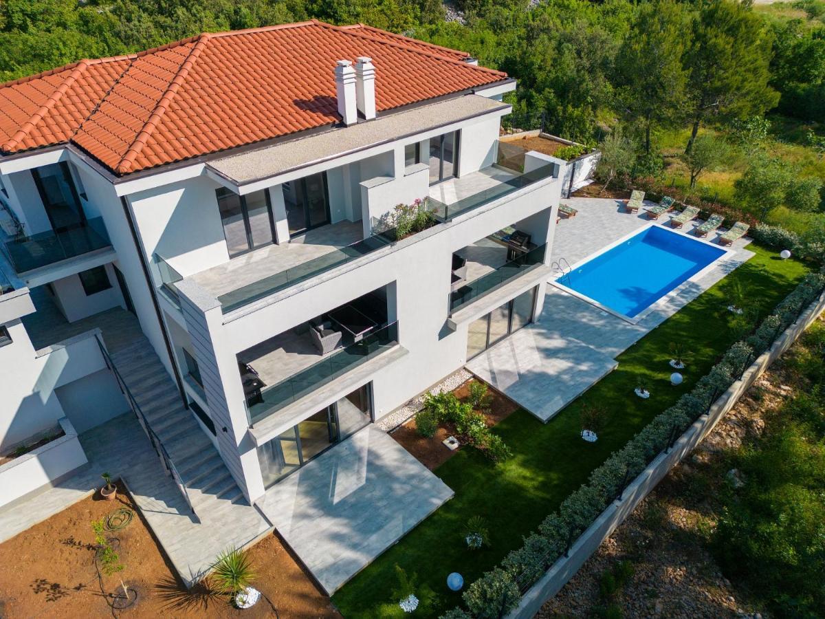 Apartments Paola & Karla With Pool كرك المظهر الخارجي الصورة