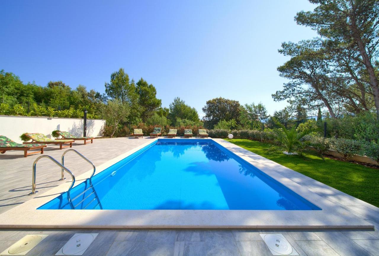 Apartments Paola & Karla With Pool كرك المظهر الخارجي الصورة