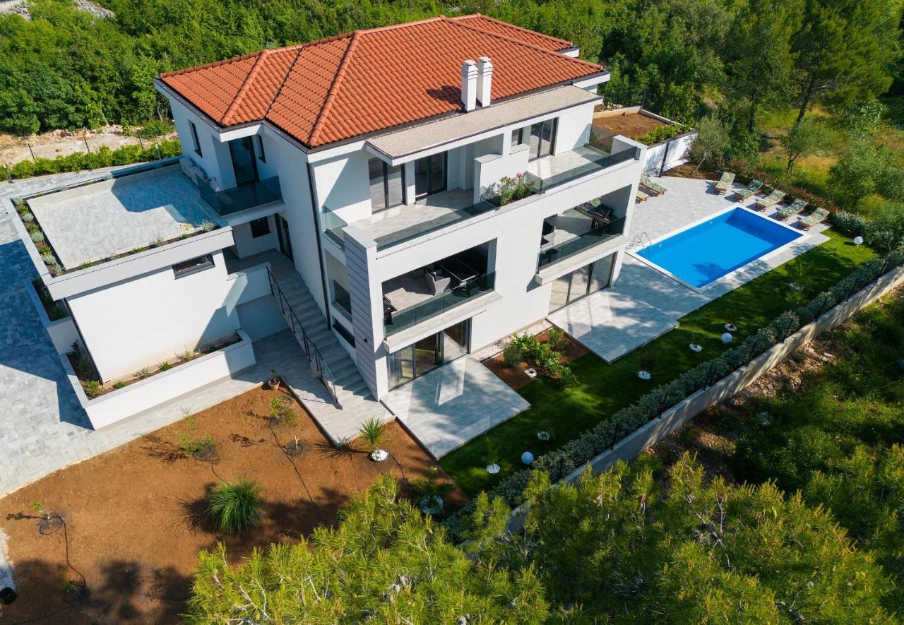 Apartments Paola & Karla With Pool كرك المظهر الخارجي الصورة