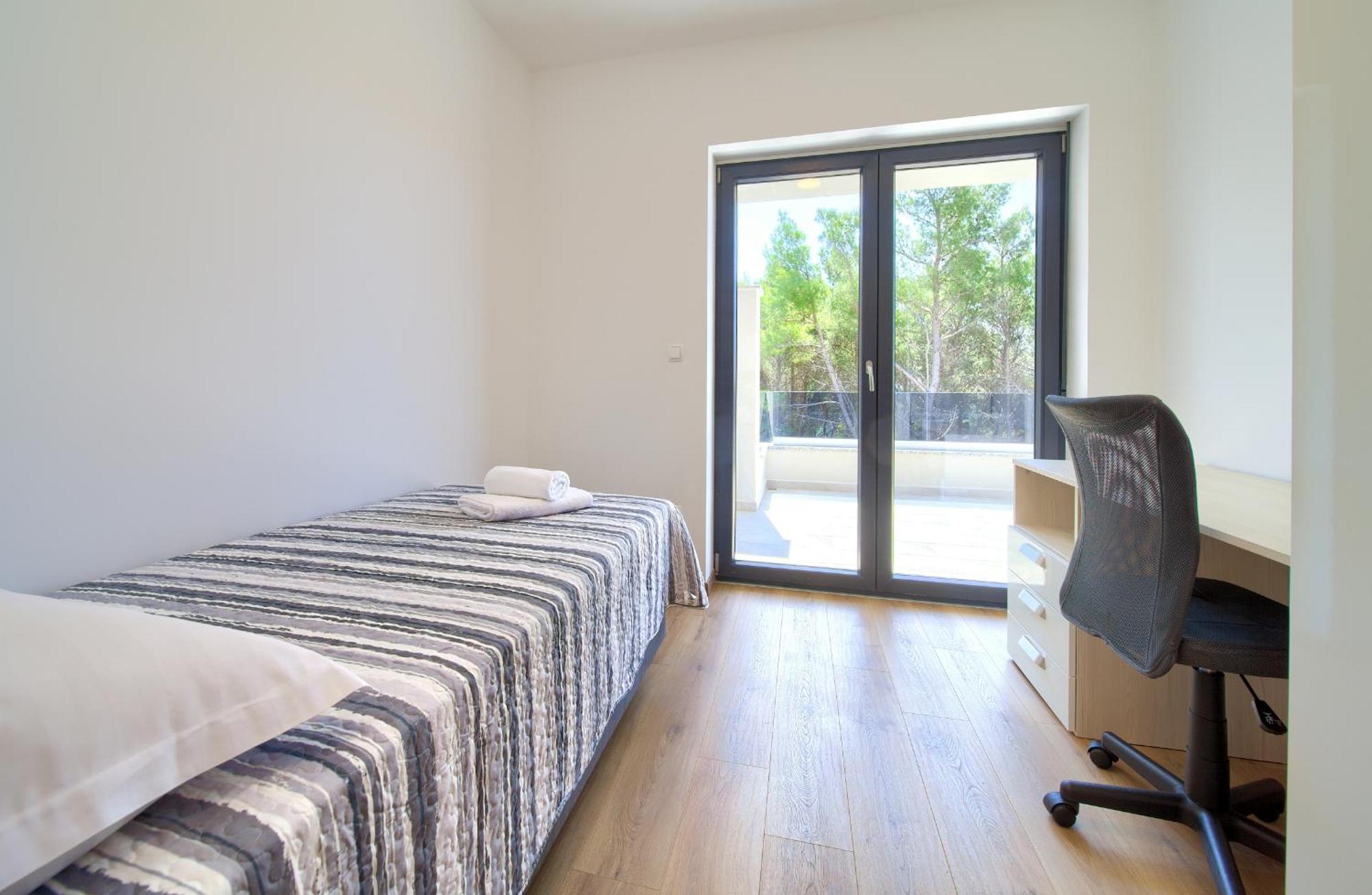 Apartments Paola & Karla With Pool كرك الغرفة الصورة